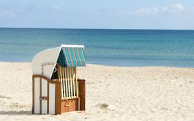 Strandresidenz Brandenburg Ferienwohnungen Nr 37 inkl Sauna u Schwimmbadnutzung im AHOI Sellin